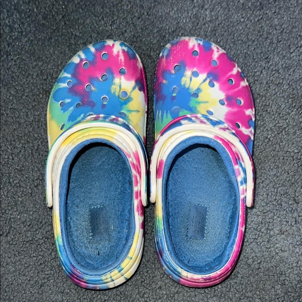 CROCS tie dye fleece lined